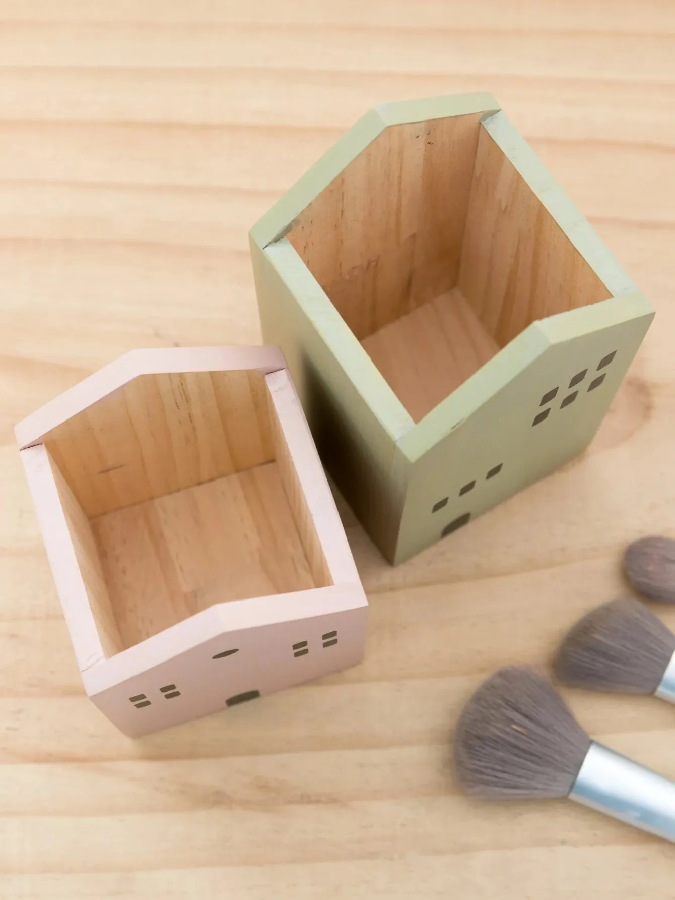 ELMAS Cartoon Wooden Pen Holder & Makeup Brush Organizer
