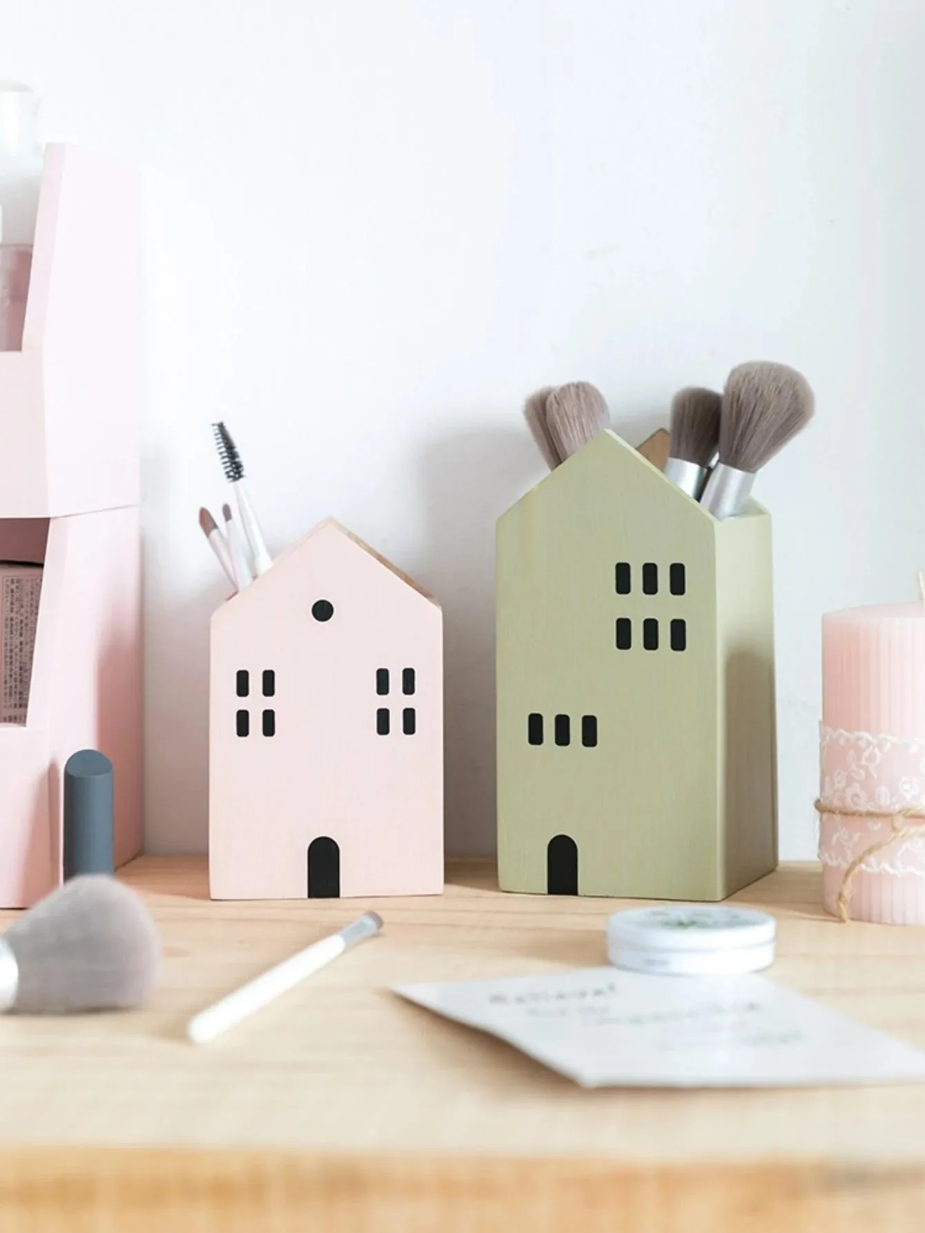 ELMAS Cartoon Wooden Pen Holder & Makeup Brush Organizer