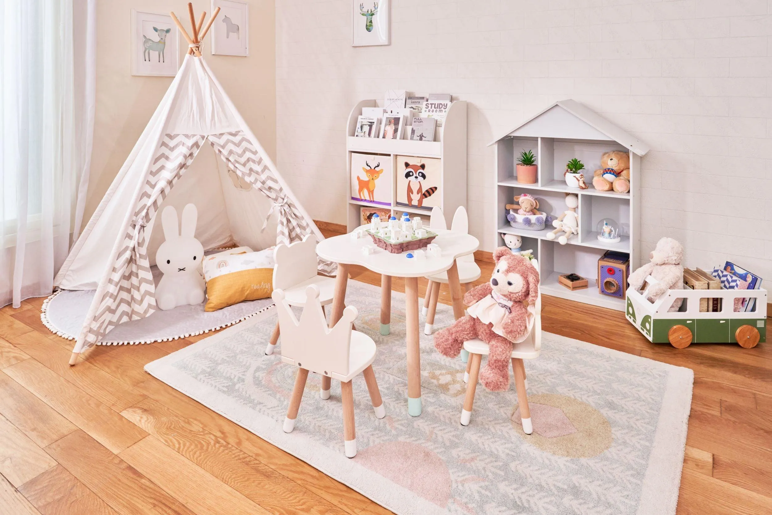 FIJN Magazine Rack (2 Heights)