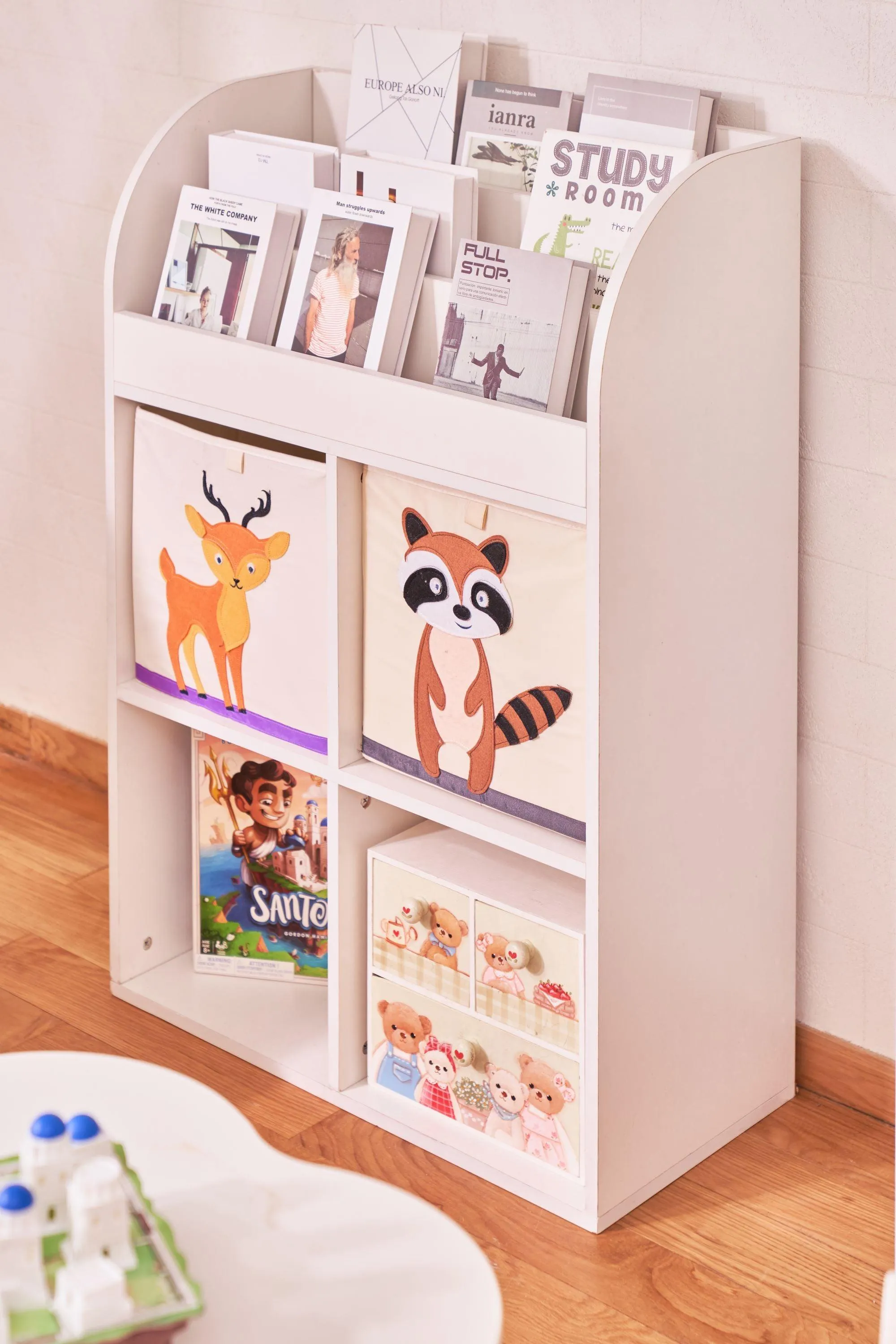 FIJN Magazine Rack (2 Heights)
